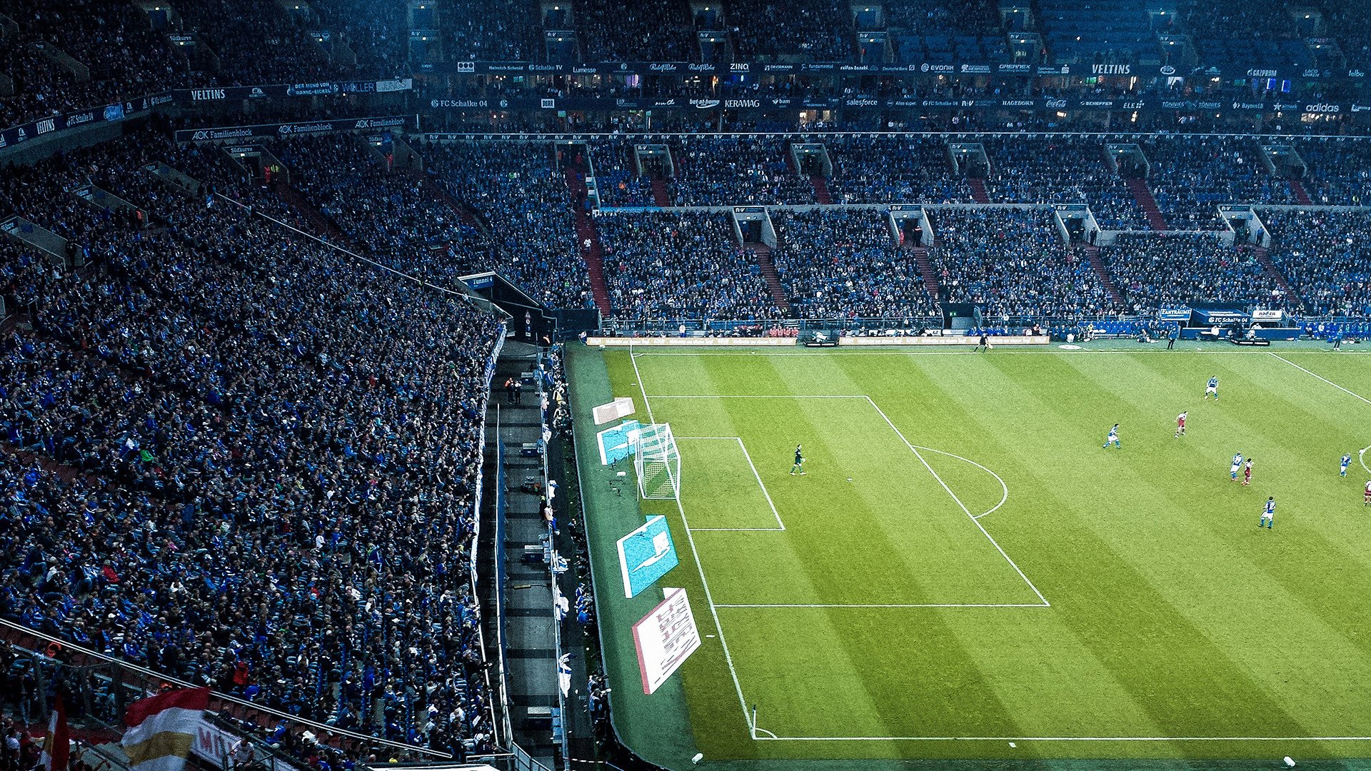 开云体育平台-逆境中的“坚守者”：那些如钢铁般坚韧的球员，坚韧如钢什么意思